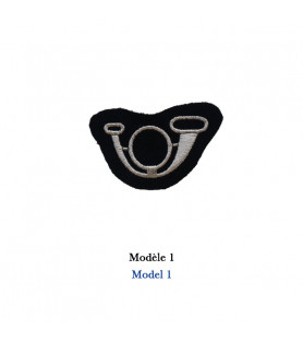 Hunting horn embroidered insignia for beret - model 1