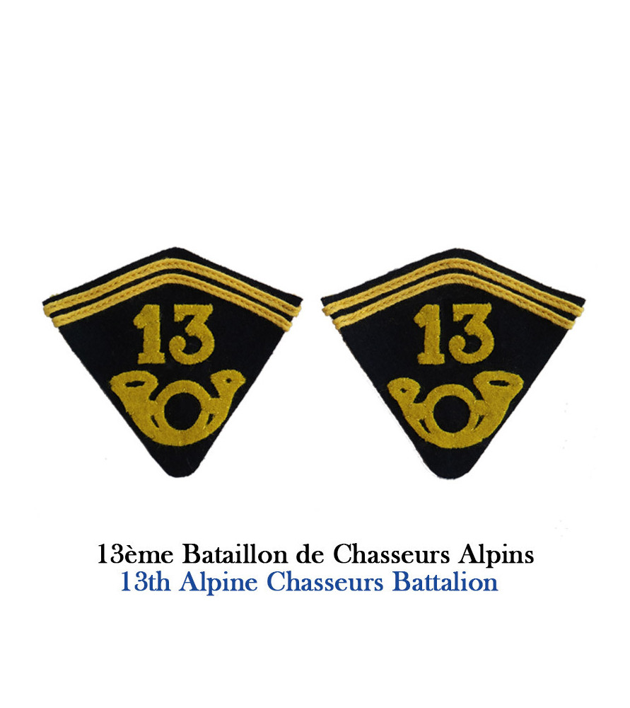 2 pattes de col pour capote second modèle Chasseur en drap de fond bleu nuit