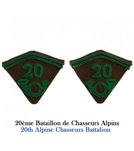 2 pattes de col pour capote second modèle Chasseur en drap de fond kaki France 40